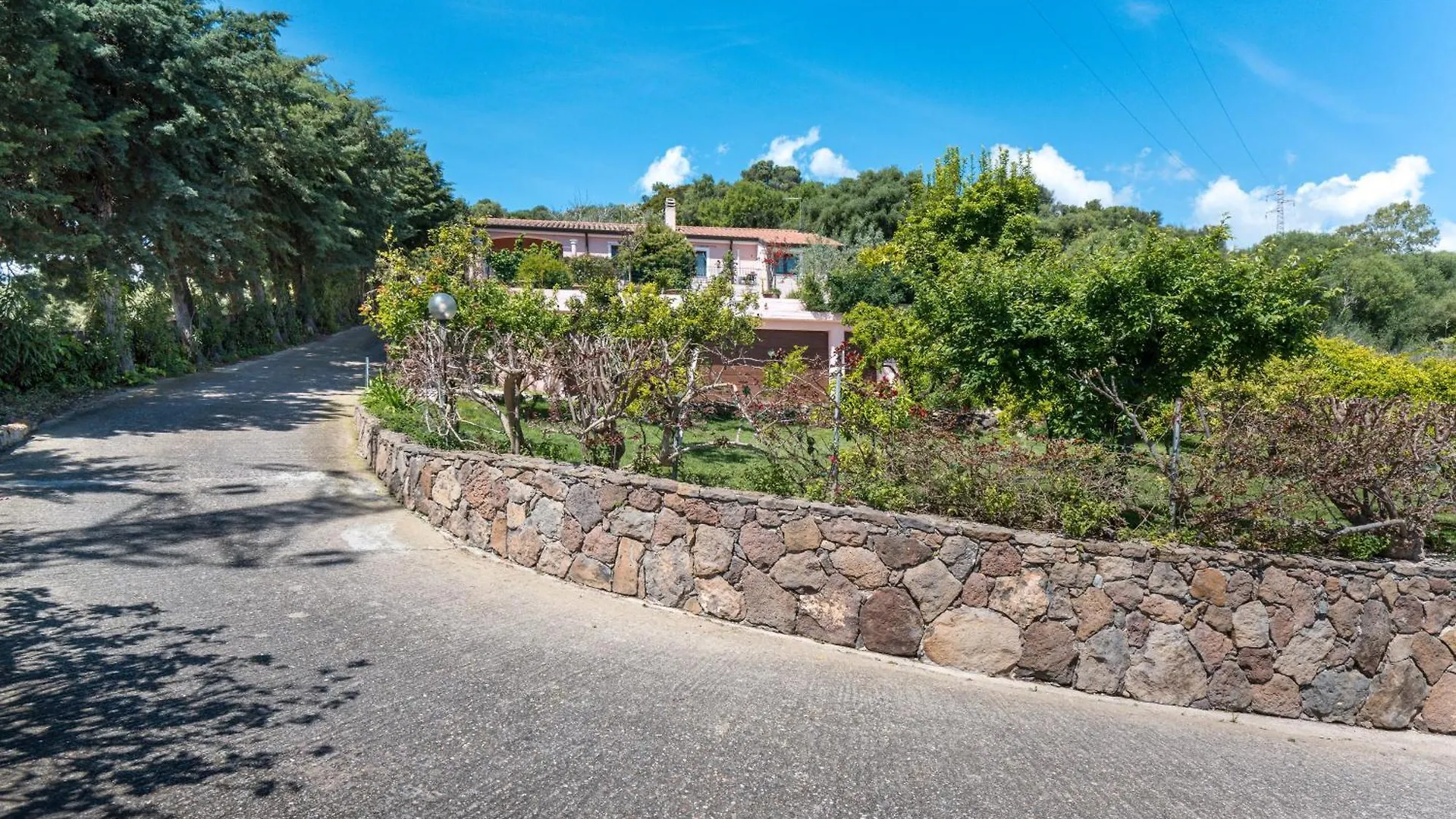 Vila Residenza Le Magnolie Orosei 0*,